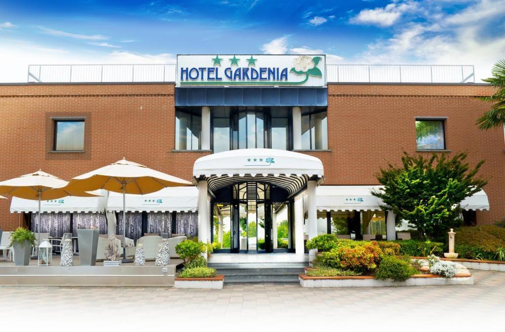 Hotel Gardenia Cermenate Экстерьер фото